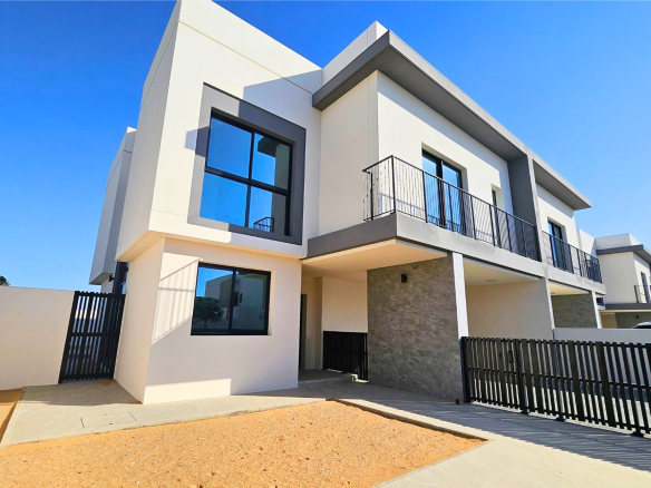 Upscale 4BR | Single Row | Corner Villa