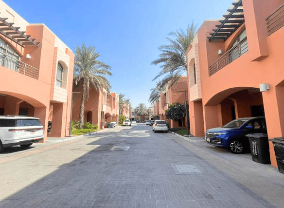 Massive 5BR Villa | Direct Beach Access | Luxury